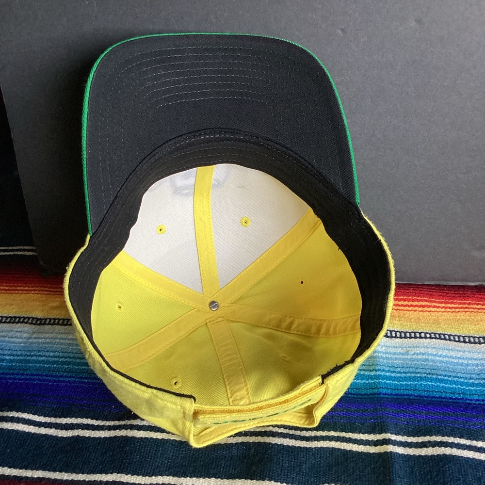 Nike classic 99 Oregon ducks SnapBack hat - Picture 11 of 11